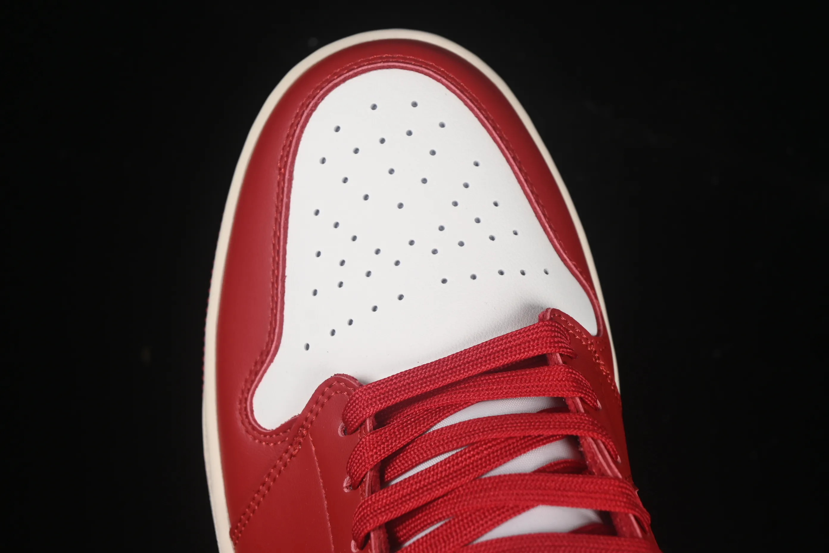 All categories Air Jordan Jordan series basketball shoes Air Jordan 1 Mid Air Jordan 1 Mid AJ1 Joe 1 China Red Mid-top cultural and casual sneakers HJ9337-106
